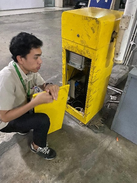 Kegiatan Maintenance Parkiran UNIKOM